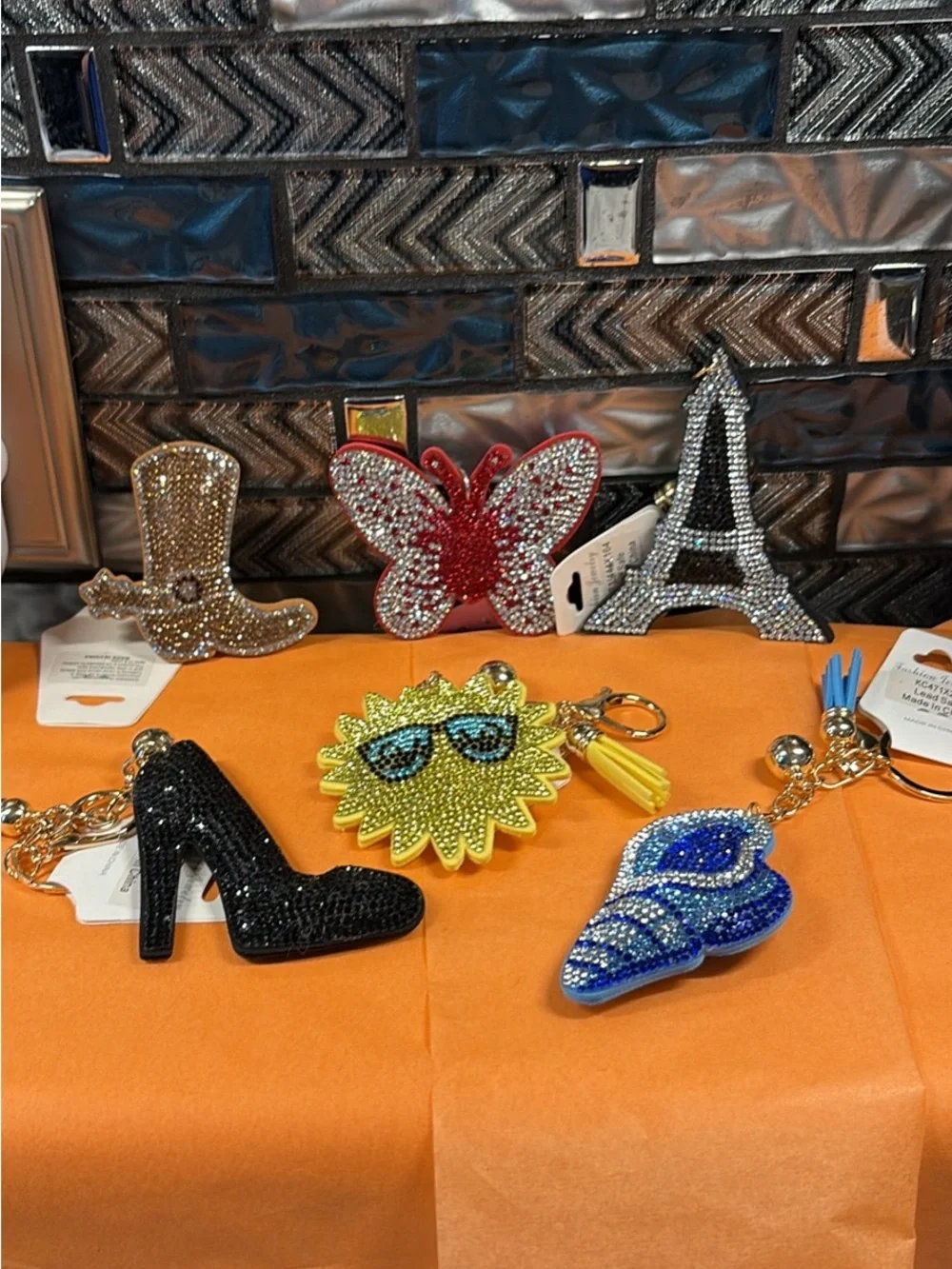 Fashion Jewelry Yellow Rhinestone Sun Charm with Blue & Black Sunglasses